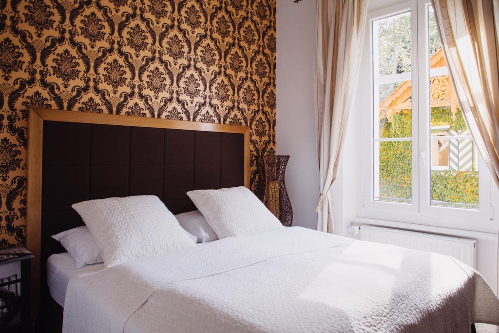 Georgi Schloss - Boutique Hotel Ehrenhausen Room photo